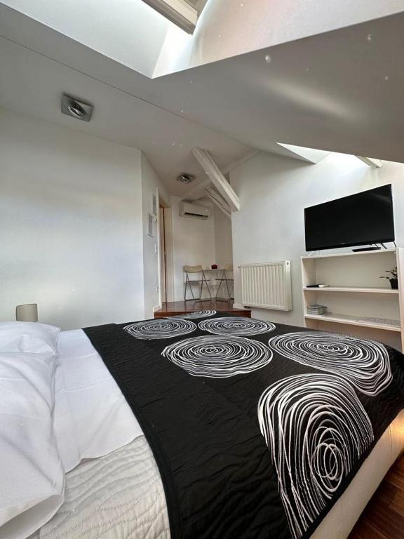 Jacuzzi Apartment - Center Zagreb - 12