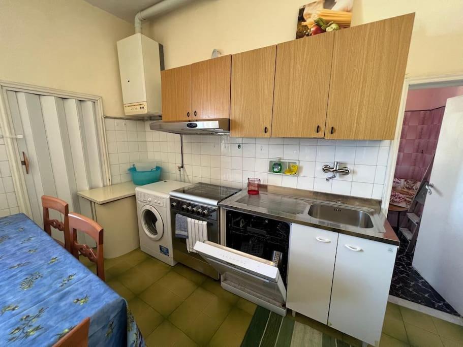 Cucina o angolo cottura di Vasto apt panoramico 3 min mare