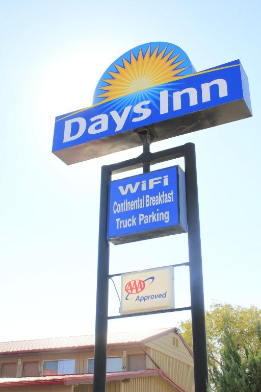 Certifikát, hodnocení, plakát nebo jiný dokument vystavený v ubytování Days Inn by Wyndham Elko
