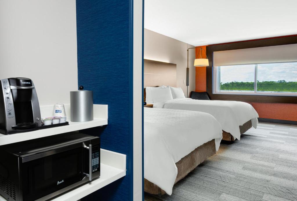 Holiday Inn Express & Suites Sanford - Lake Mary by IHG photo