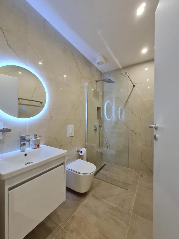 City Center Tirana luxury Orange Apartment 9A - Image 3