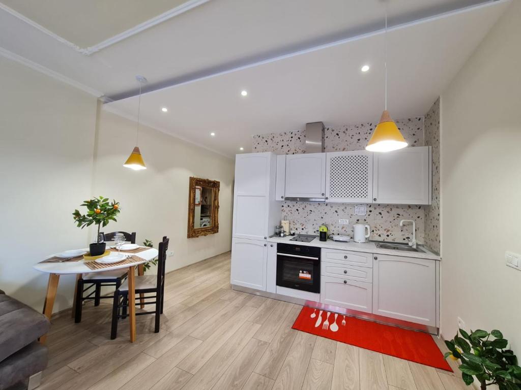 City Center Tirana luxury Orange Apartment 9A - Image 4