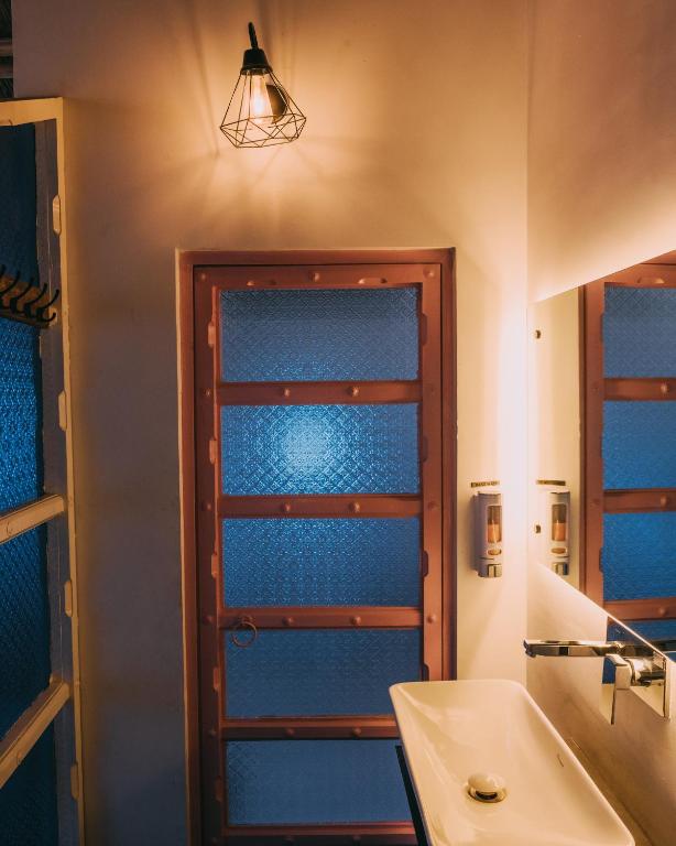 Koupelna v ubytování The Luxe Pushkar - A Luxury Farmstay in Pushkar