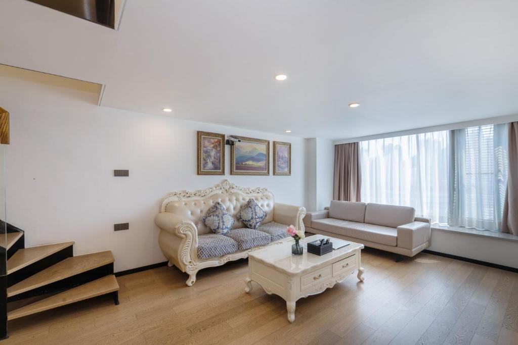 Xinghe Times Apartment - Shenzhen North Railway Station - Loft Executive Two Bedroom Apartment