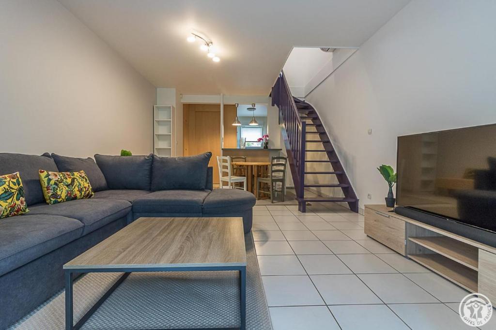 Χώρος καθιστικού στο Duplex Casita mia chez Myriam gite 3 étoiles climatisé 4 adultes 2 chambres 3 lits terrasse jardin