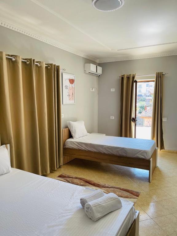 Hotel Villa Ferrari - Imazhi 2
