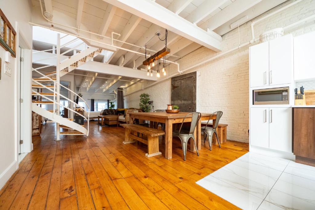 Penthouse Level Living In Montreal photo