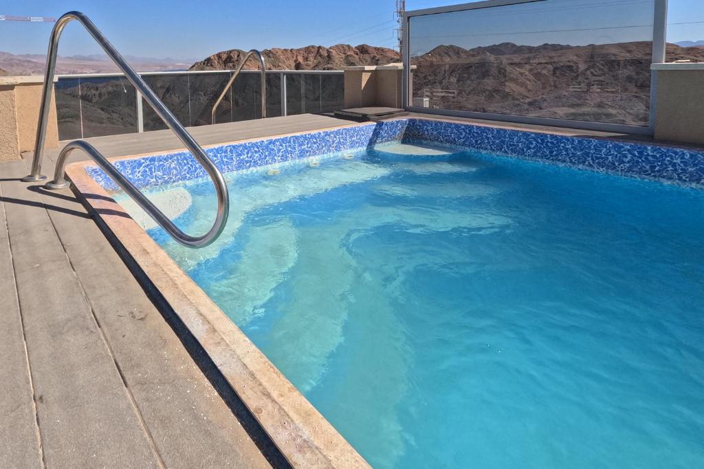 Bazén v ubytování YalaRent Villa Dolina with private pool nebo v jeho okolí