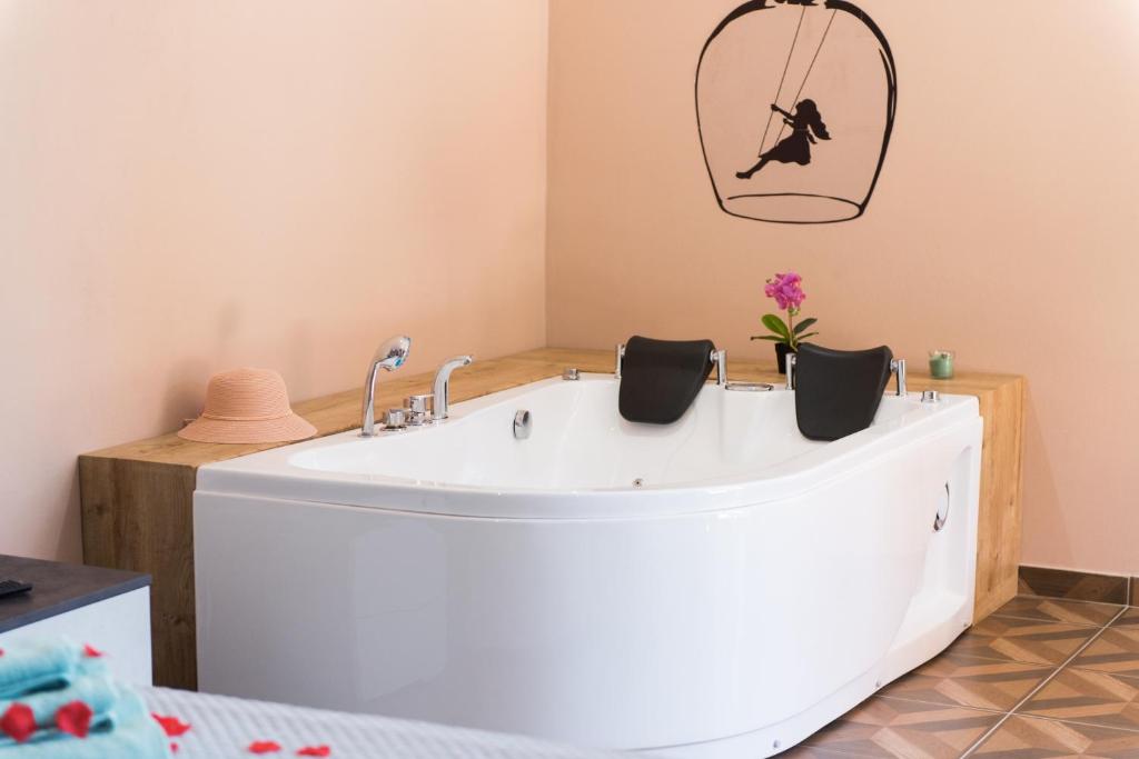 Φωτογραφία από το άλμπουμ του Palazzo DE MATTEO σε Caiazzo