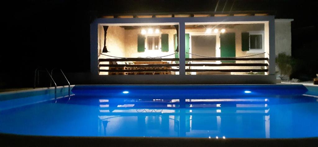 Bazén v ubytovaní Villa Maxim with Private Pool alebo v jeho blízkosti