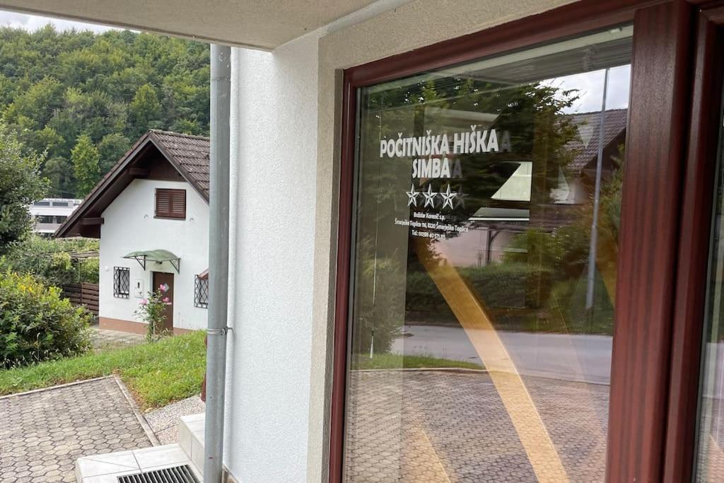 Budova, kde se prázdninový dům nachází