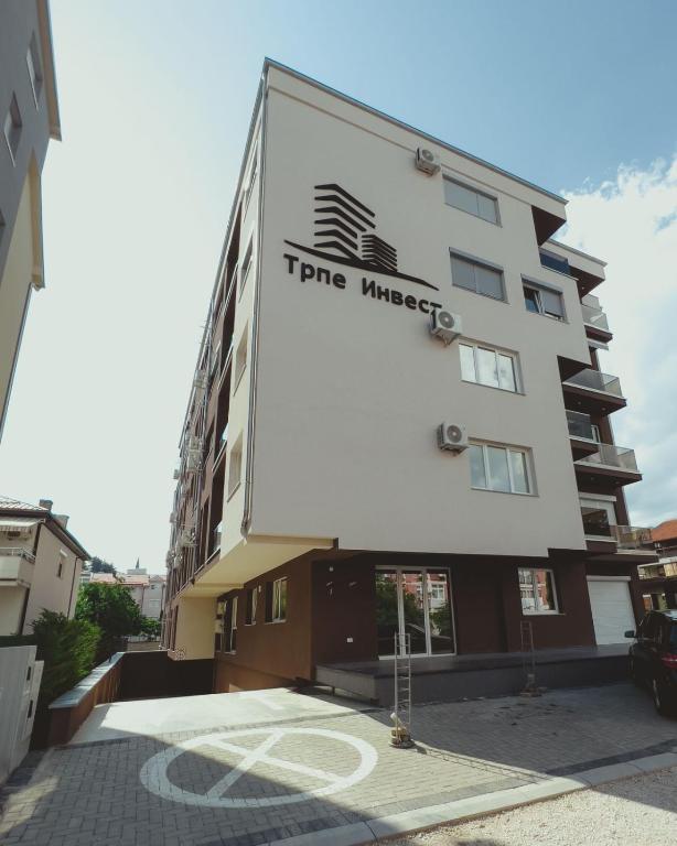 Darki Apartments 2 - Very Central Stay With Free Parking - One-Bedroom Apartment