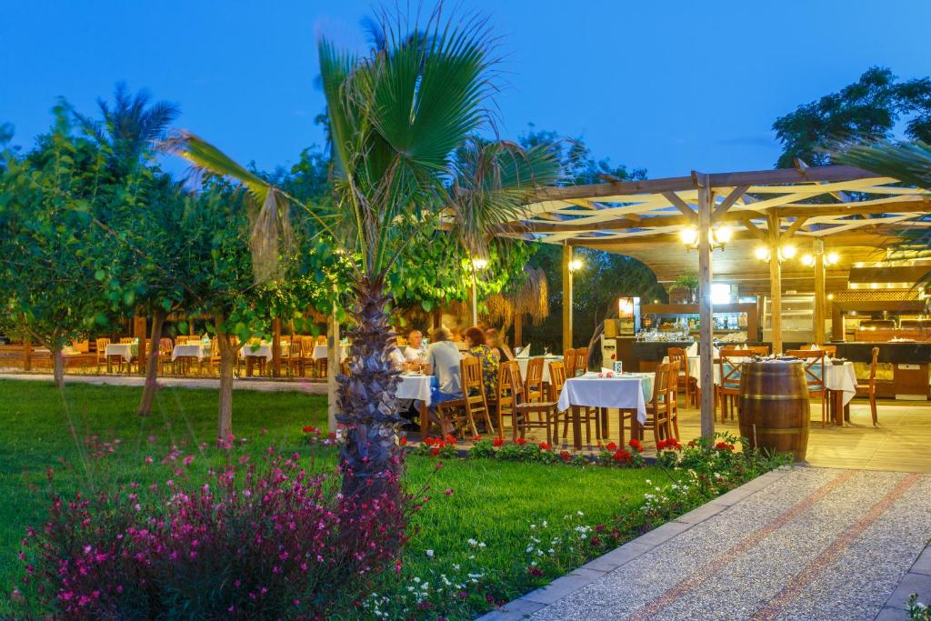 Restaurace v ubytování Lucida Beach Hotel - Ultra All Inclusive