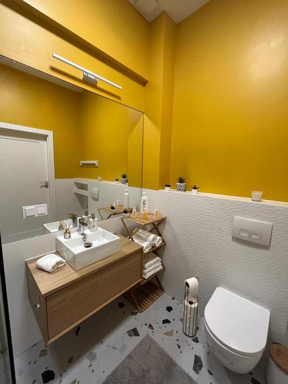 R HOUSE - brand new apartments with patio and garage - 10