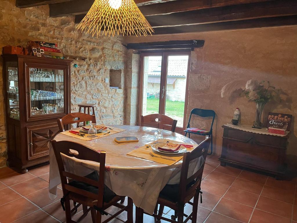 Gallery image of Gîte campagne exotique au cœur du Périgord in Ajat