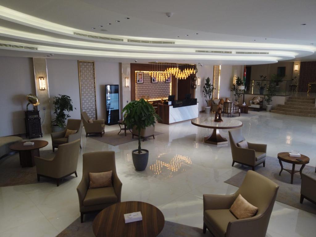 Posezení v ubytování H Luxury Hotel