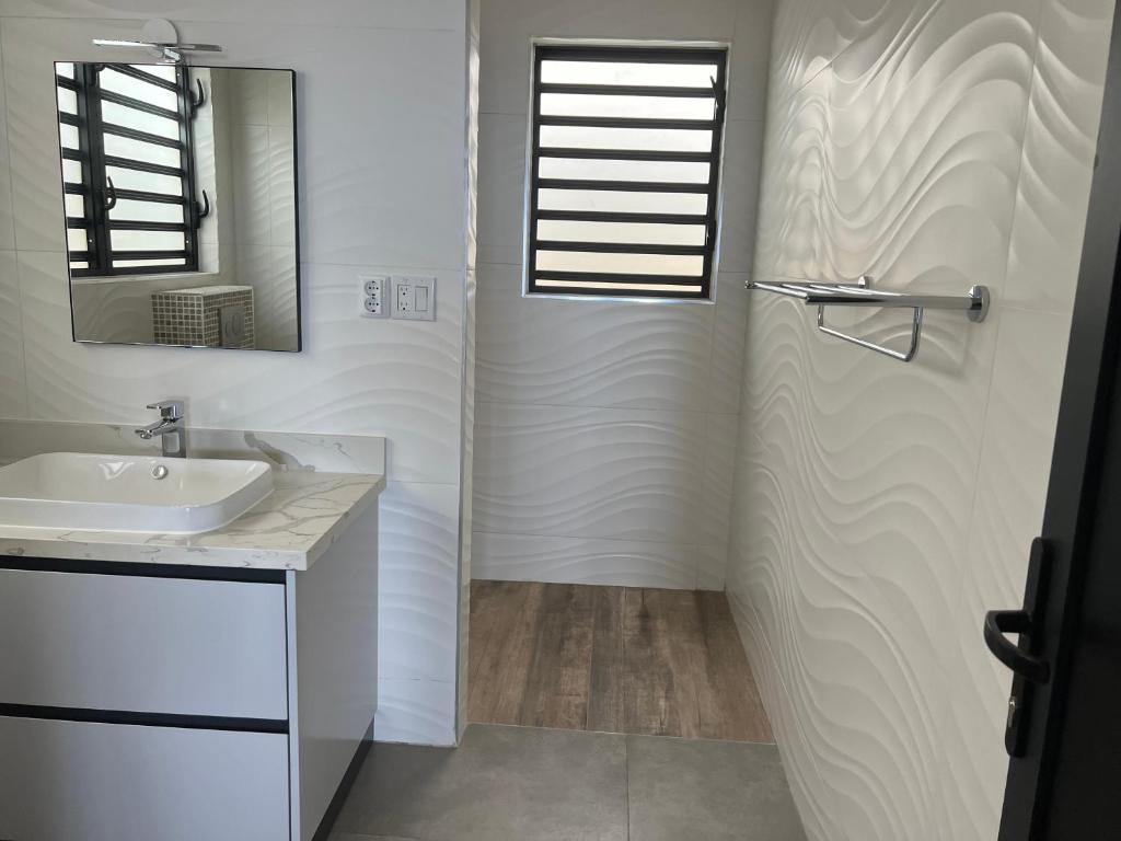 Bagno di Lagun Sunset Resort All Natural Clothing Optional