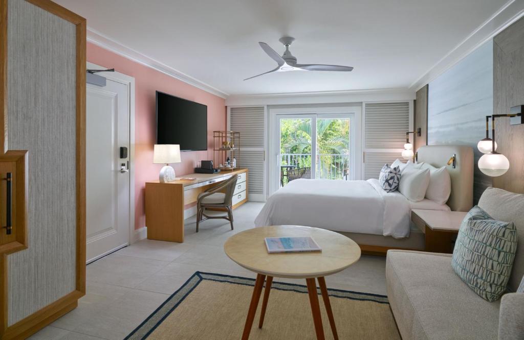 Buoy Haus Beach Resort St Thomas Autograph Collection photo 2