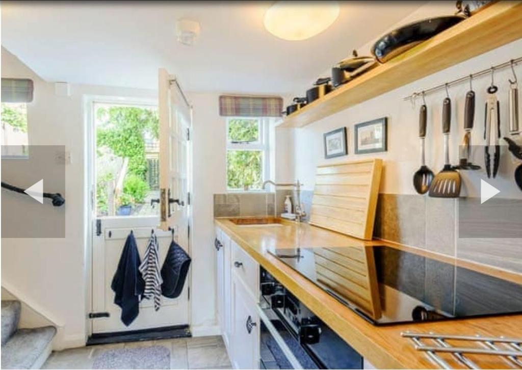 Stone Cottage, Idyllic Village - Maison D'une Chambre