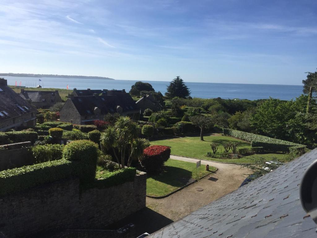 una vista desde el techo de una casa en Maison Port du Crouesty Morbihan, en Arzon