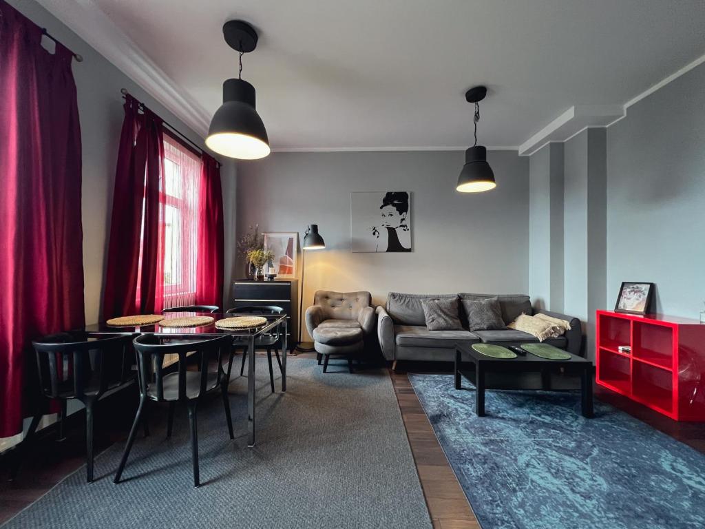 Posedenie v ubytovaní Apartament Na Chłodnej | The High Street