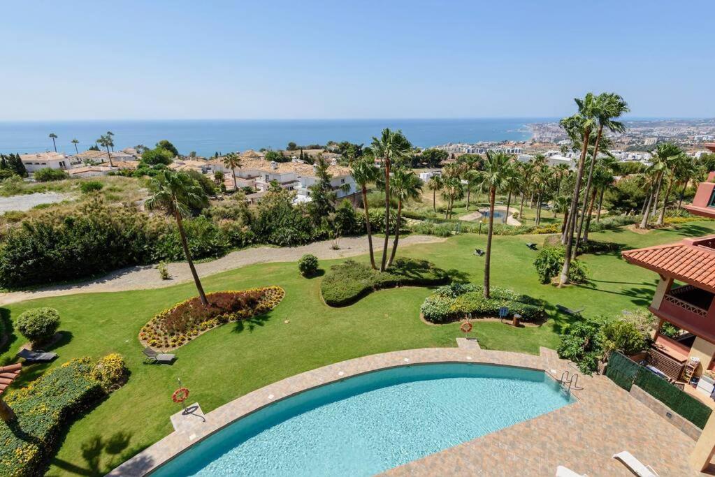 Swimmingpoolen hos eller tæt på Benalmádena Luxury Apartment
