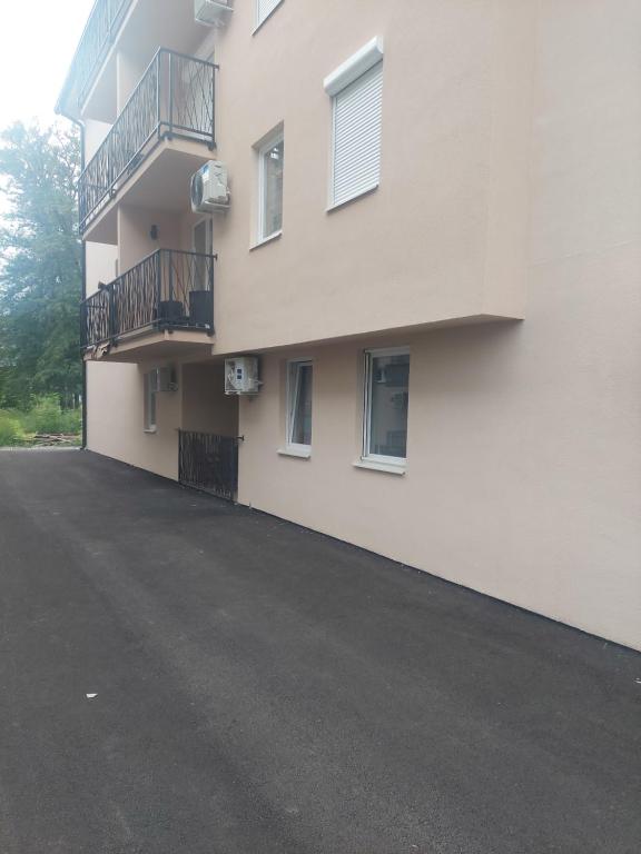 Budova, kde se apartmán nachází