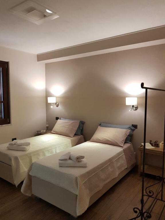 B&B al civico16 - Double Or Twin Room With Private Bathroom
