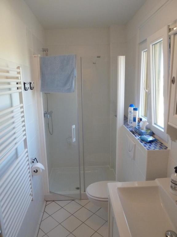 Hostal Moratinos - Habitación Familiar Con Baño Privado