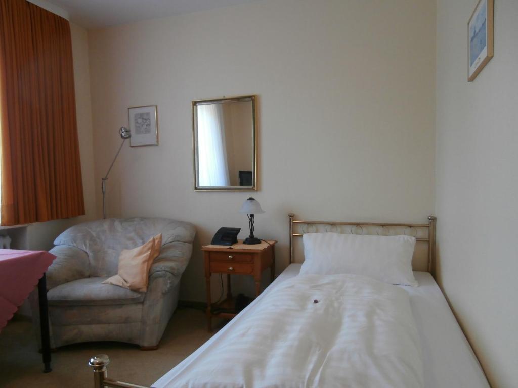 Katil atau katil-katil dalam bilik di Hotel Hasselbarth
