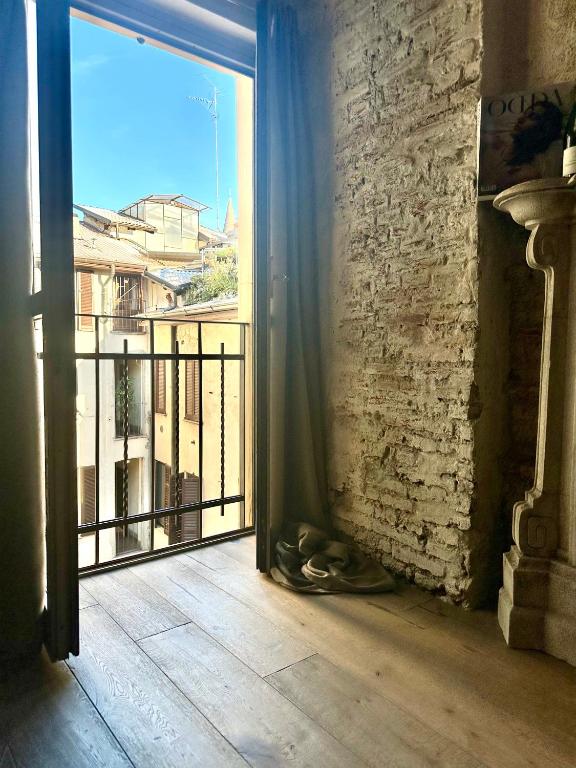 Charming and Design Attic Loft Central Milan in coolest area Navigli Ticinese - 9