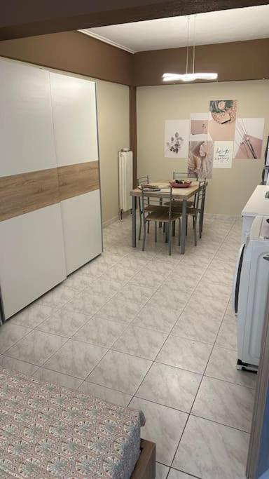 Posezení v ubytování Central Modern Apartment Volos ll