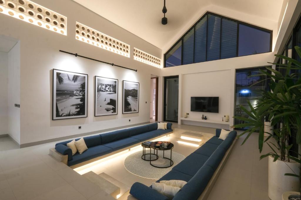 TV a/nebo společenská místnost v ubytování Bingin Breeze