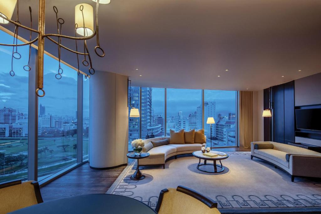 
One-Bedroom King Suite
