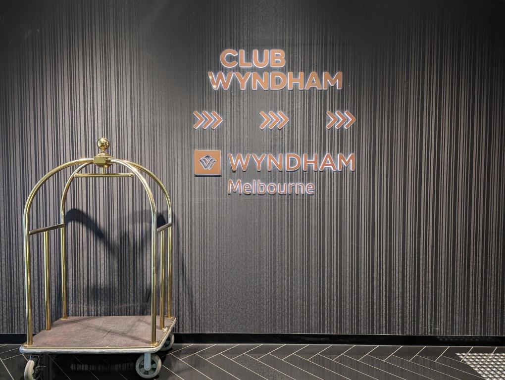 Certifikát, hodnocení, plakát nebo jiný dokument vystavený v ubytování Wyndham Hotel Melbourne
