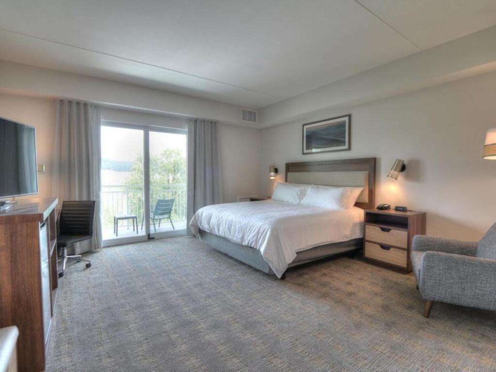 Holiday Inn & Suites Pigeon Forge Convention Center, an IHG Hotel - 