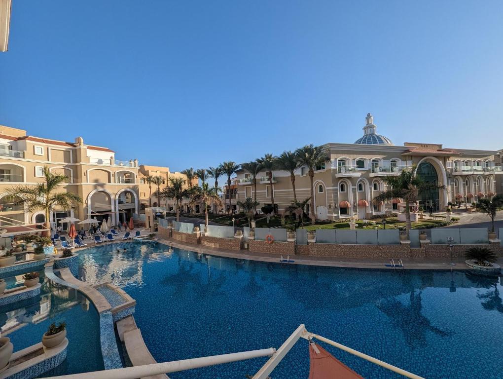 Bazén v ubytování KaiSol Romance Resort Sahl Hasheesh - Adults Only nebo v jeho okolí