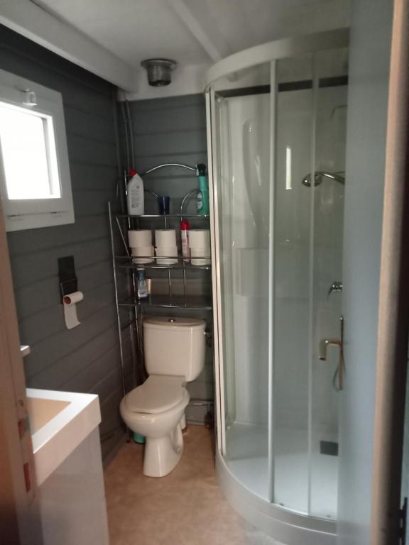 Chalet calme et agréable - Three-Bedroom Chalet