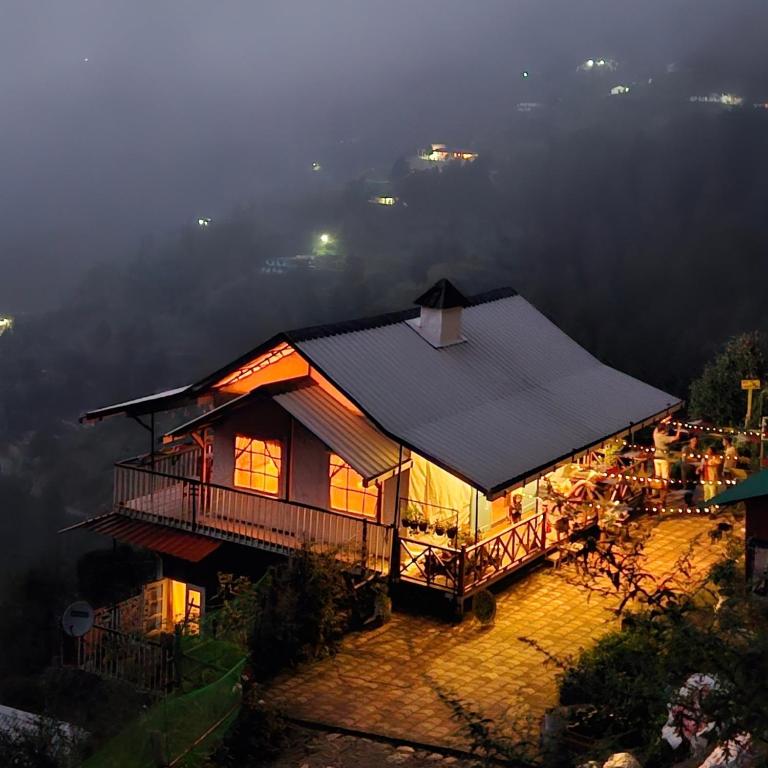 Příroda nedaleko luxury tent