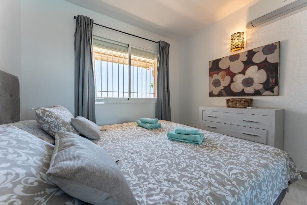 Posteľ alebo postele v izbe v ubytovaní 224 Seaview La Cala de Mijas