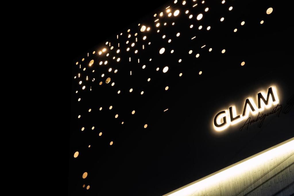 仁川にあるIncheon Juan Glamの建物脇の看板