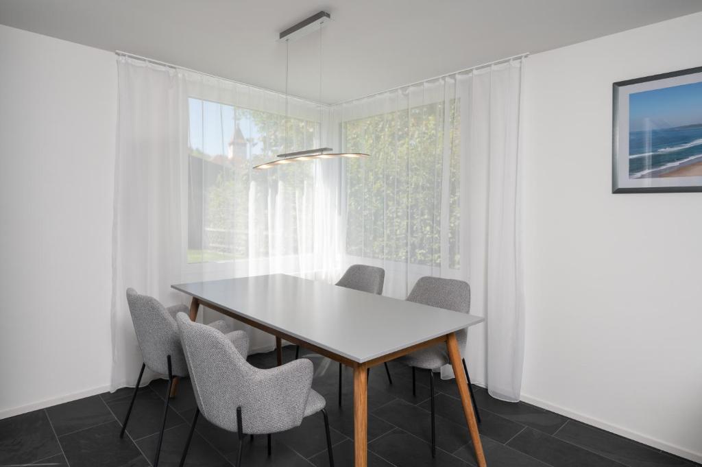 Fotografie z fotogalerie ubytování Schöne Parterrewohnung in Matten v destinaci Matten