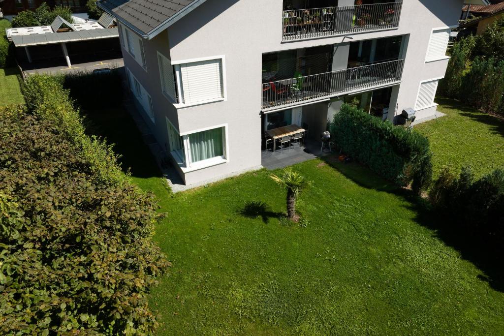 Zahrada ubytování Schöne Parterrewohnung in Matten