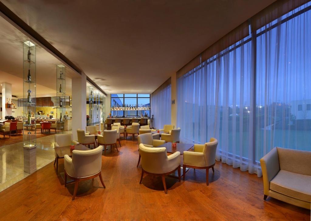 Posezení v ubytování Four Points by Sheraton New Delhi, Airport Highway