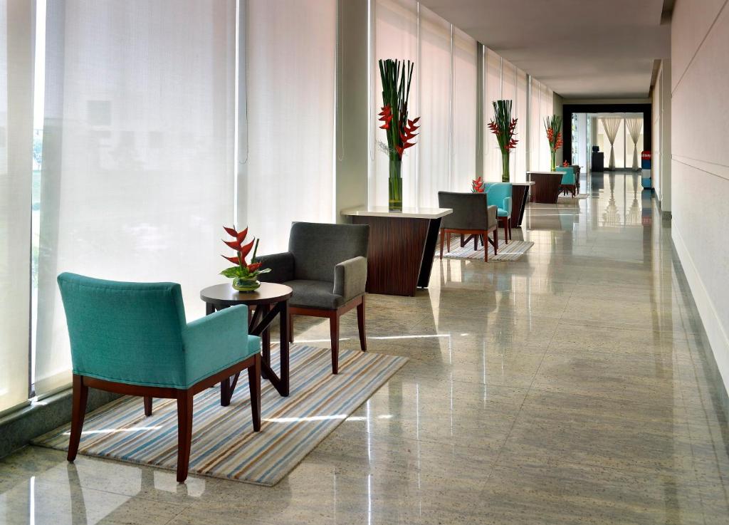 Posezení v ubytování Four Points by Sheraton New Delhi, Airport Highway