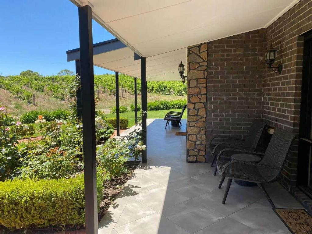 Zahrada ubytování Petit Verdot Cottage - A Vineyard Retreat in Barossa Valley