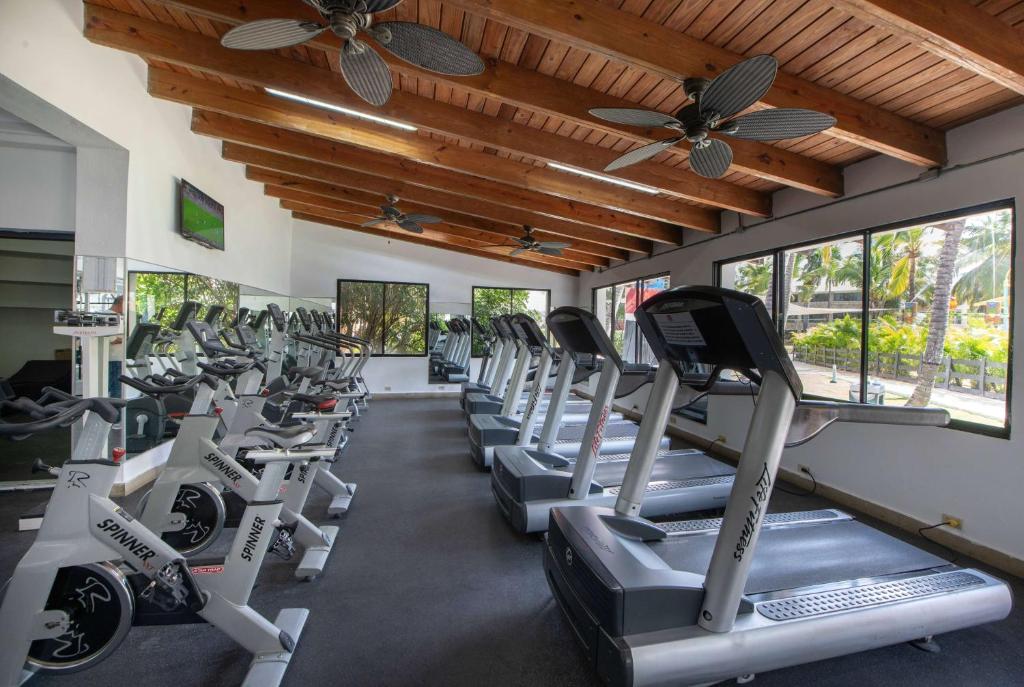 Fitness centrum a/nebo fitness zařízení v ubytování Viva Dominicus Beach by Wyndham, A Trademark All Inclusive