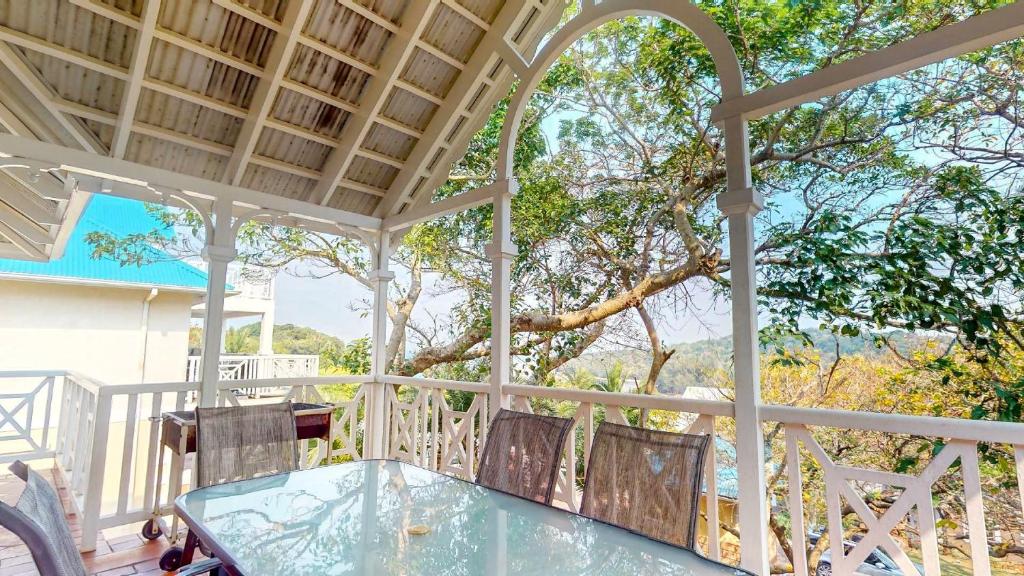 Μπαλκόνι ή βεράντα στο Montego Bay @ Caribbean Estate
