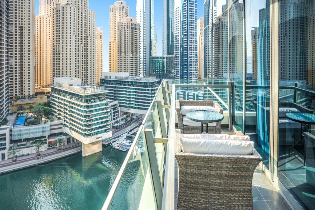 Balkón nebo terasa v ubytování Panoramic Luxe 1BR with Breathtaking Views at Dubai Marina Near JBR - Silverene Towers