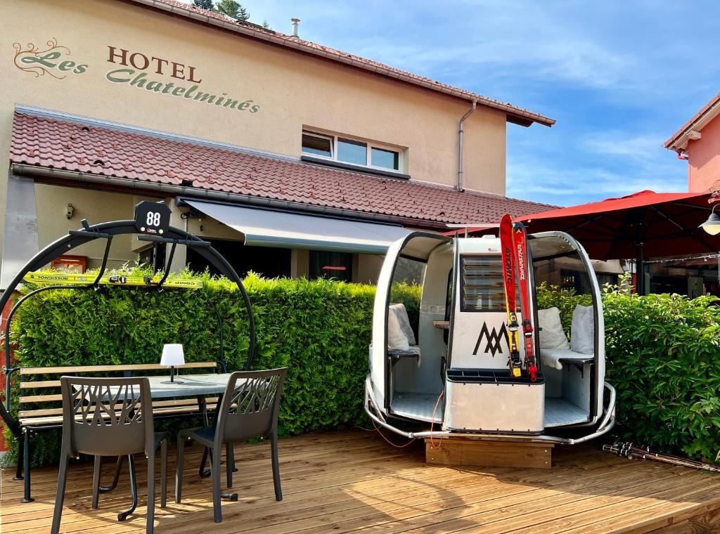 Restaurace v ubytování LOGIS HÔTEL, CHALETS et RESTAURANT LES CHATELMINÉS
